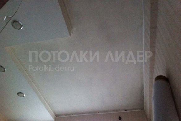 Тканевый натяжной потолок с фотопечатью на кухню - до