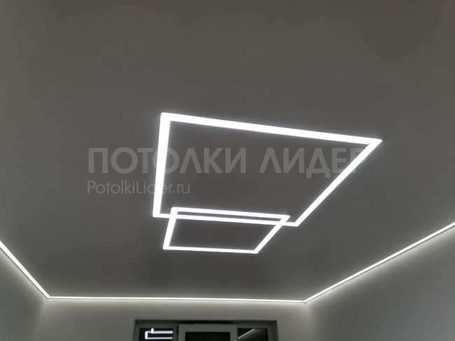 19.11.2020 - Натяжной потолок - контурный со световыми линиями