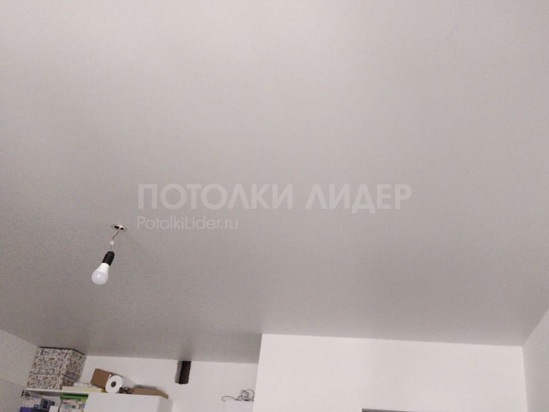 Фото натяжного потолка. Квартира Юлии