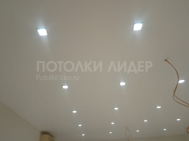 14.10.2019 - Белые-матовые MSD с большим количеством квадратных точечных светильников