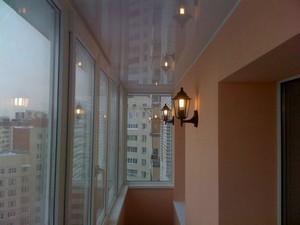 Натяжные потолки на балконе и лоджии - Фото 1